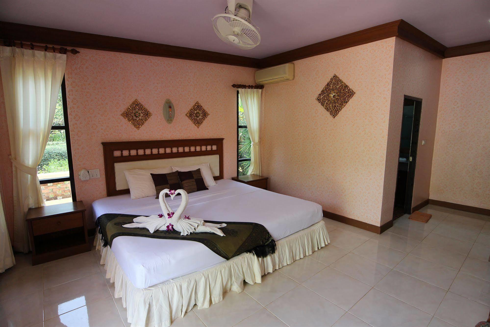 Lanta Villa Resort Ban Ai Dao Exterior photo